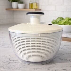 OXO Good Grips Salad Spinner Large Clear Bowl Lettuce Dryer Kitchen Tool